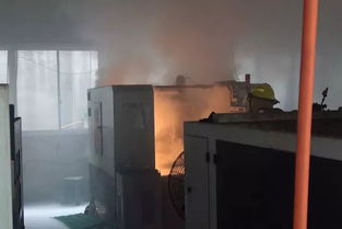 一廠內發生火災,員工用水滅火火勢卻越來越大